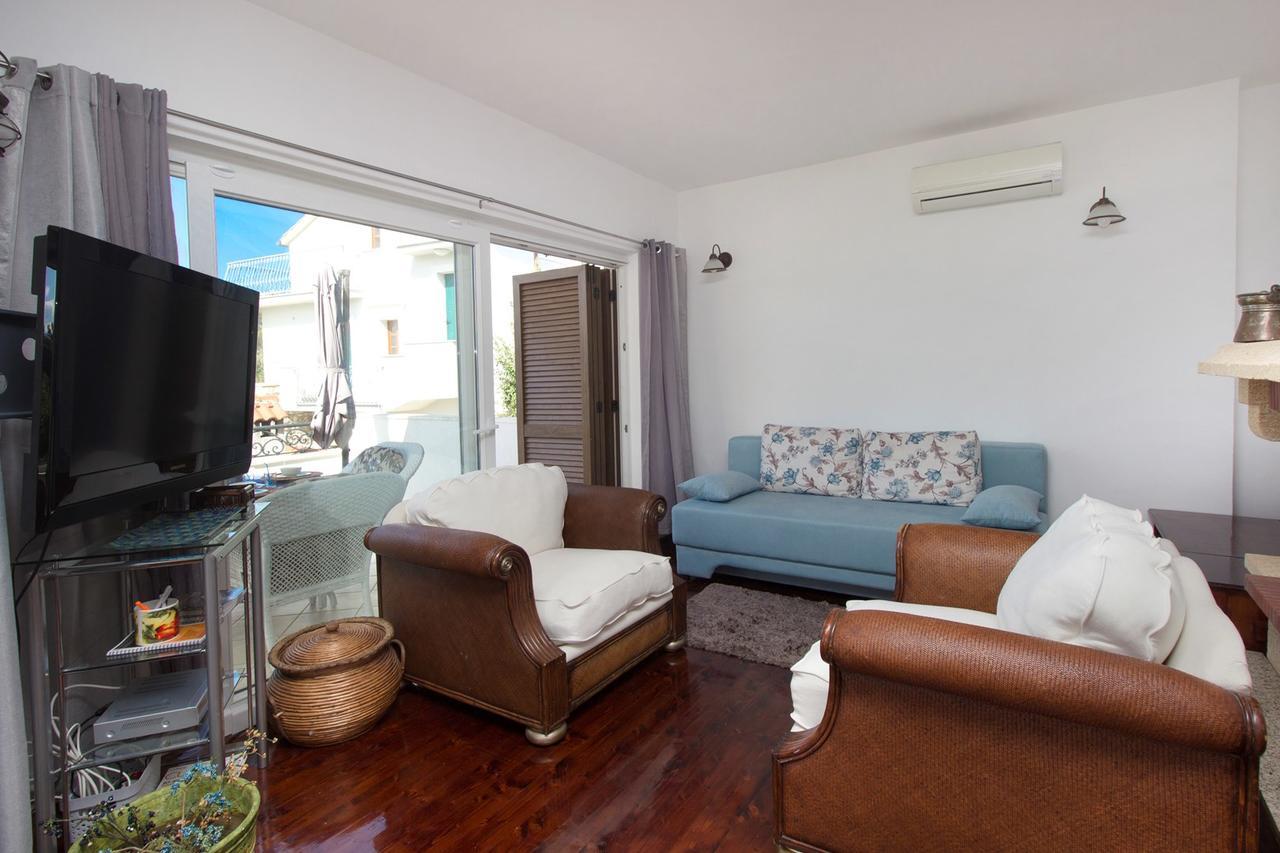 Sea Breeze - Front Sea Apartment Žaborić Eksteriør billede