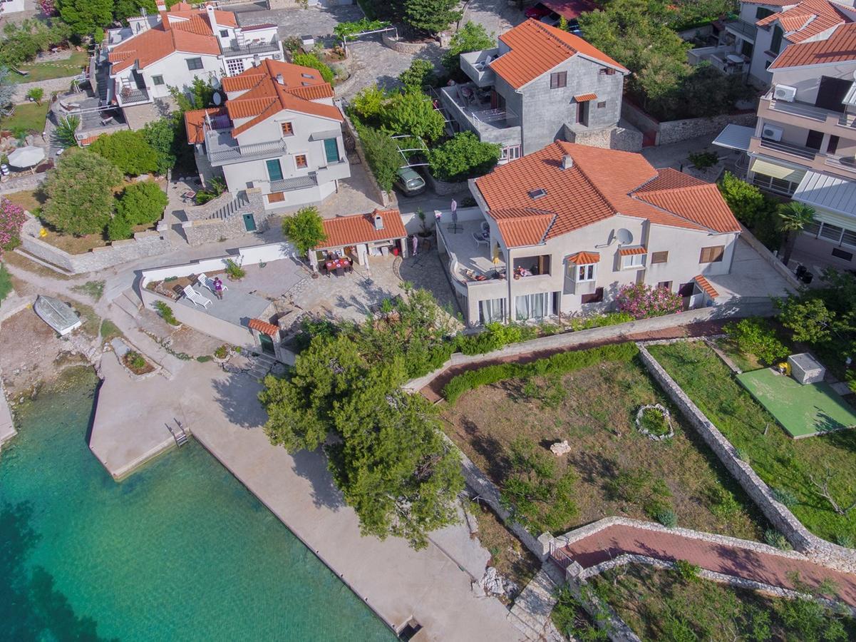 Sea Breeze - Front Sea Apartment Žaborić Eksteriør billede