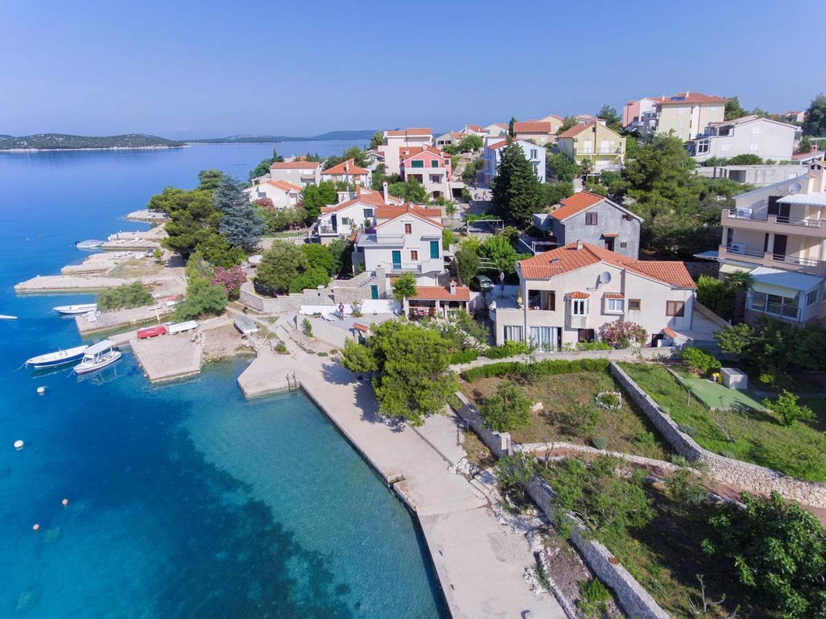 Sea Breeze - Front Sea Apartment Žaborić Eksteriør billede